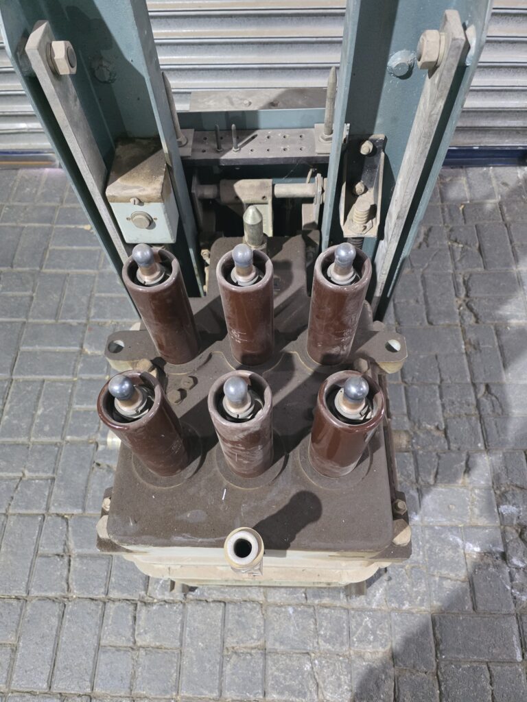 GEC J and P oil circuit breaker before refurbishment